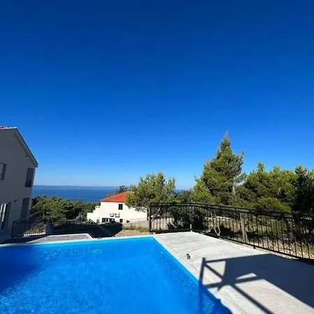 فيلة Vesna Tučepi